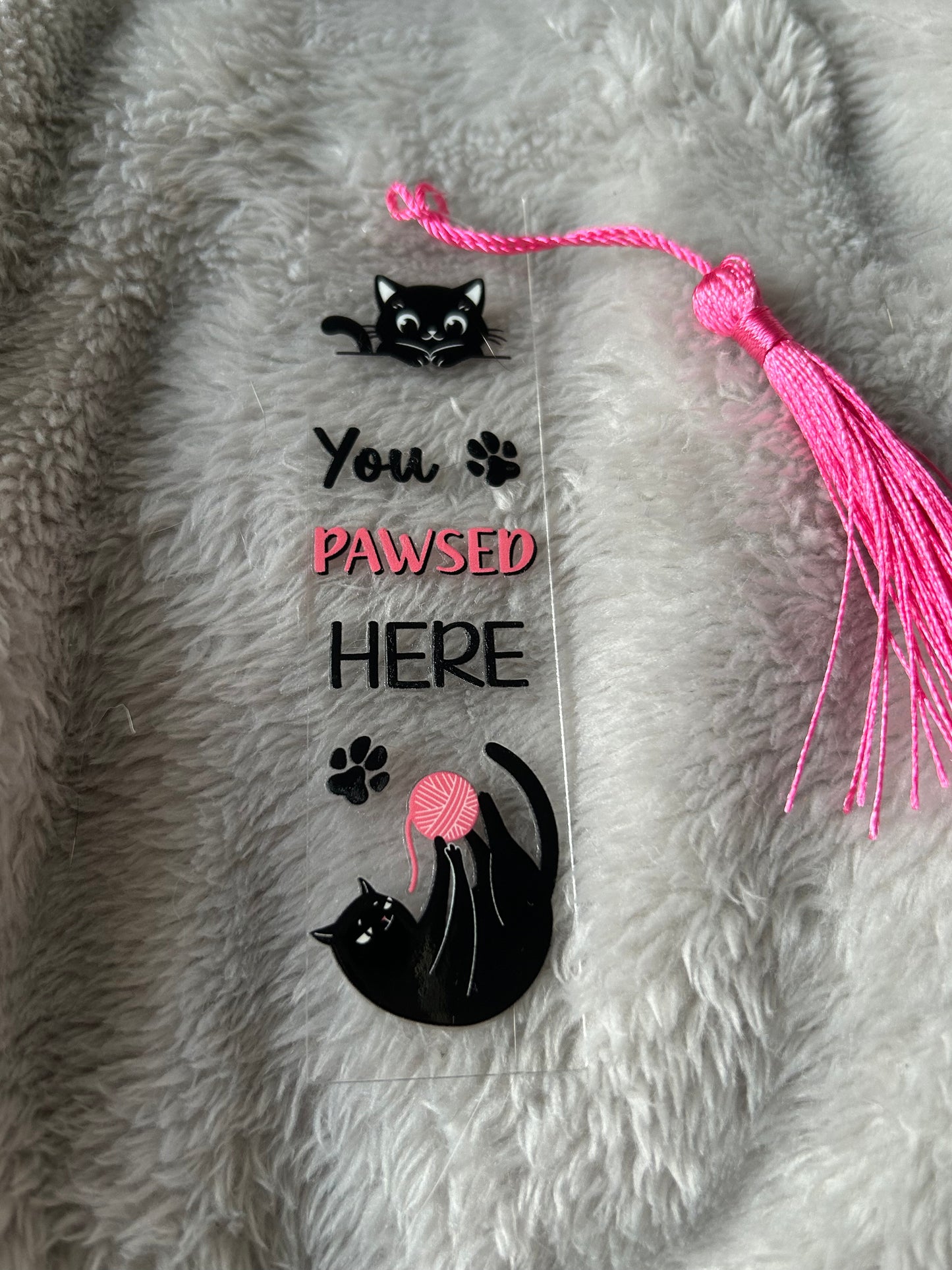 Lesezeichen „you pawsed here“ 🐈‍⬛